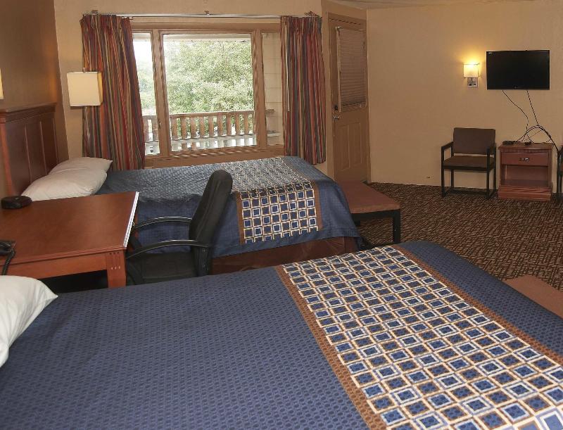 Hollow Inn And Motel image