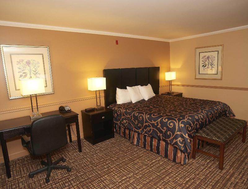Hollow Inn And Motel image