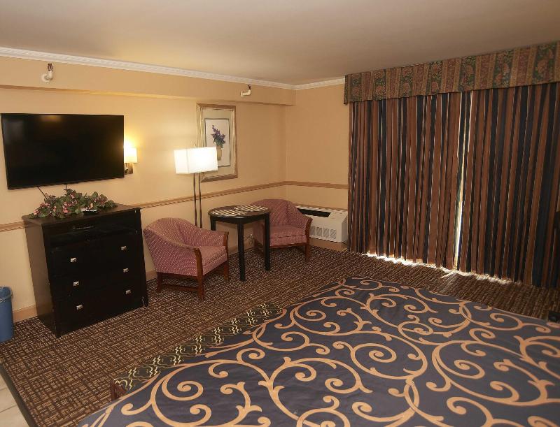 Hollow Inn And Motel image