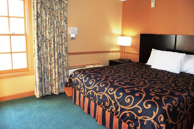 Hollow Inn And Motel image