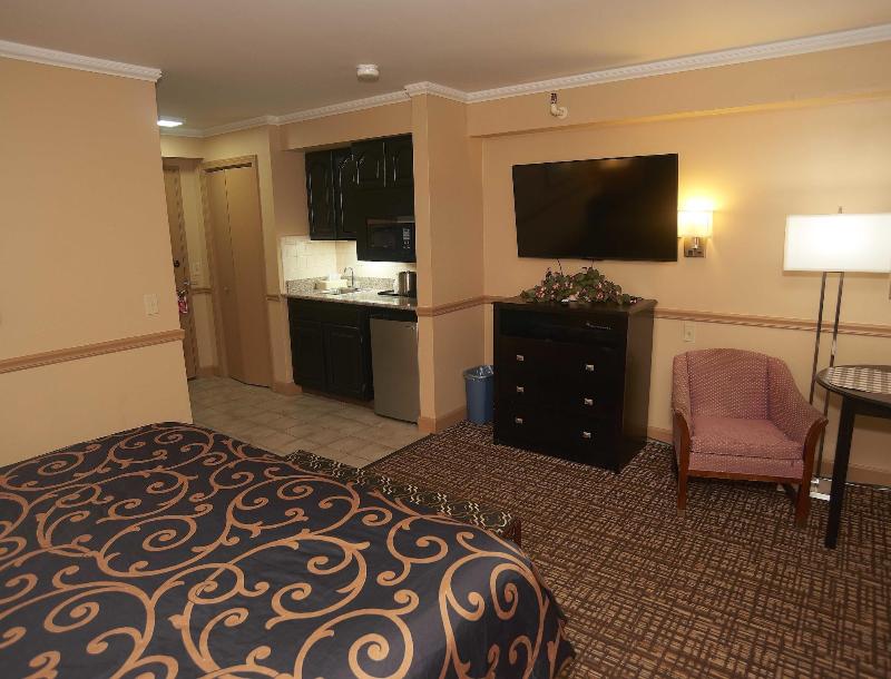 Hollow Inn And Motel image