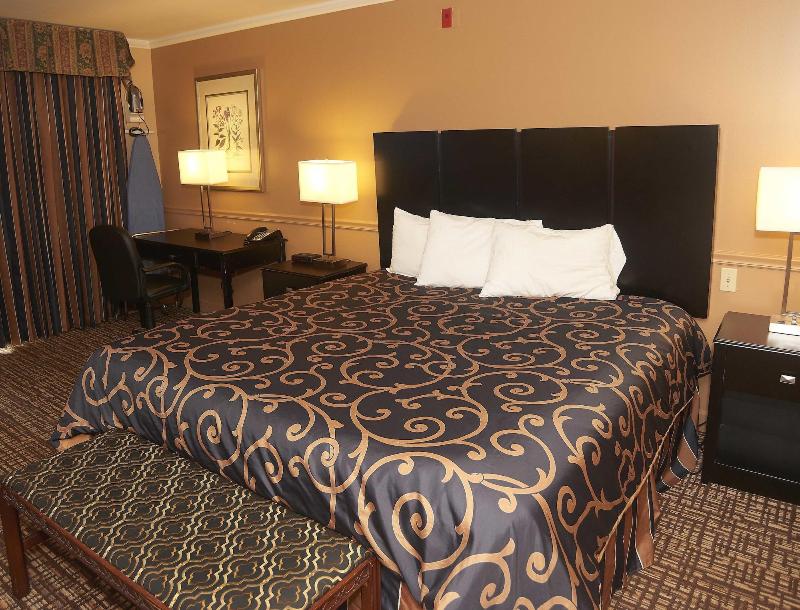 Hollow Inn And Motel image