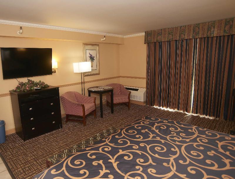 Hollow Inn And Motel image
