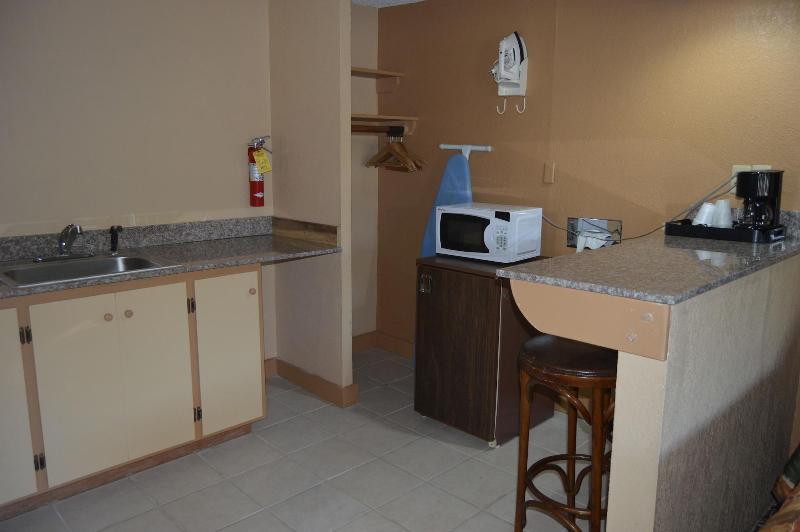 Hollow Inn And Motel image