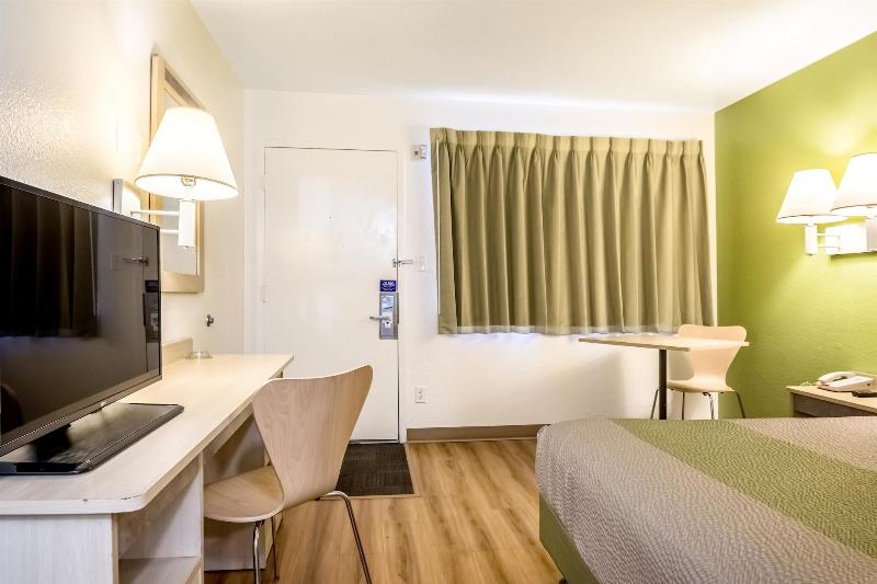 Motel 6 Pueblo I 25 image