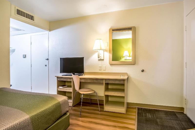 Motel 6 Pueblo I 25 image
