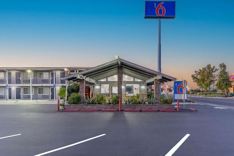 Motel 6 Willows image
