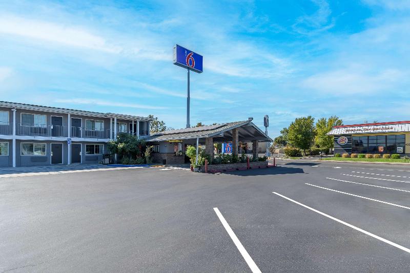 Motel 6 Willows image