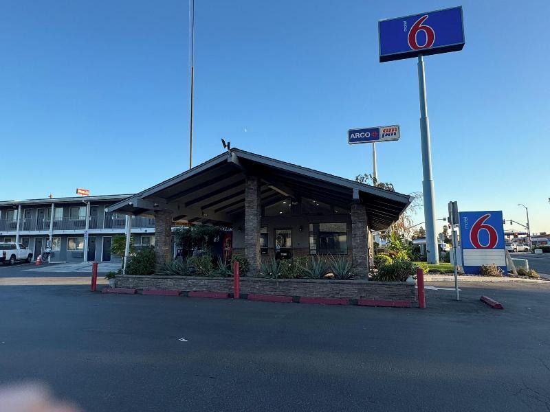 Motel 6 Willows image