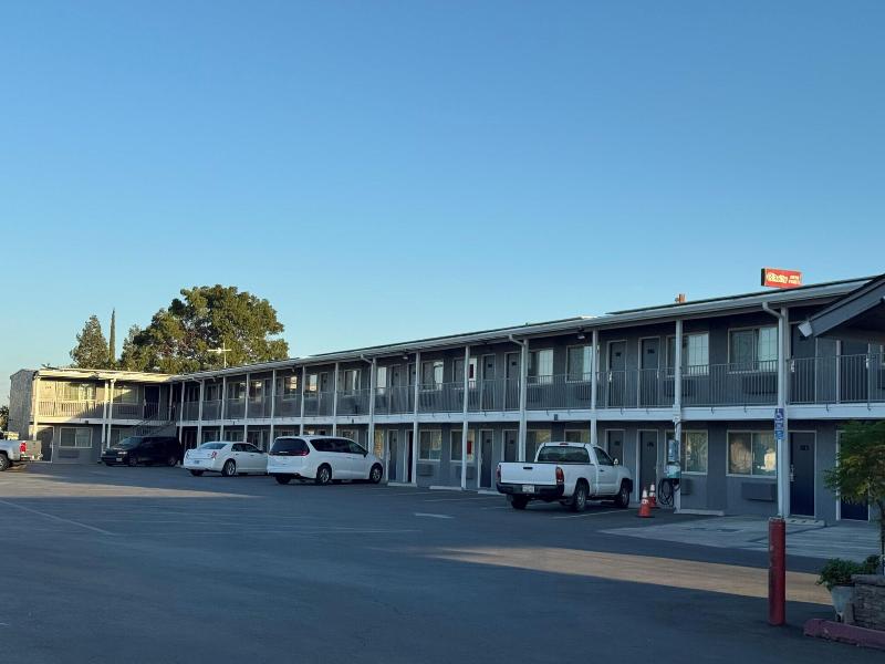 Motel 6 Willows image