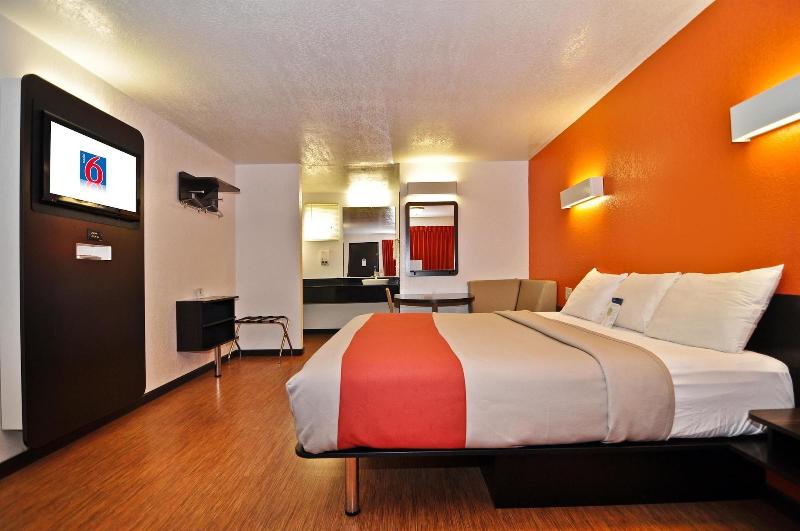 Motel 6 Willows image