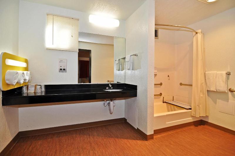 Motel 6 Willows image