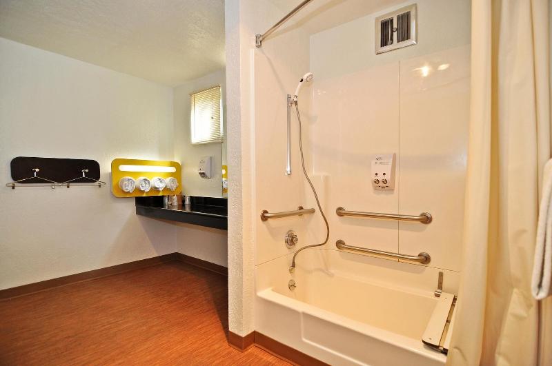 Motel 6 Willows image