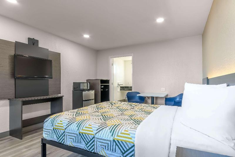 Motel 6 Willows image