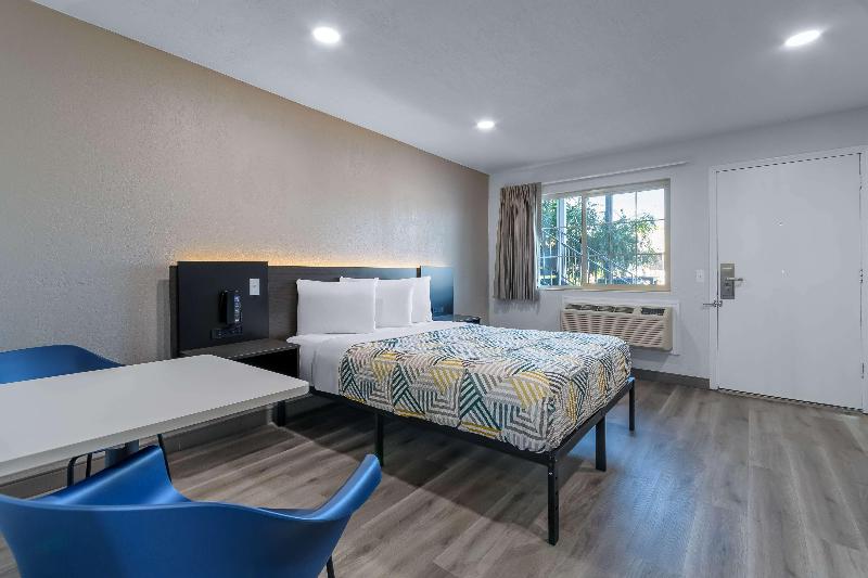 Motel 6 Willows image
