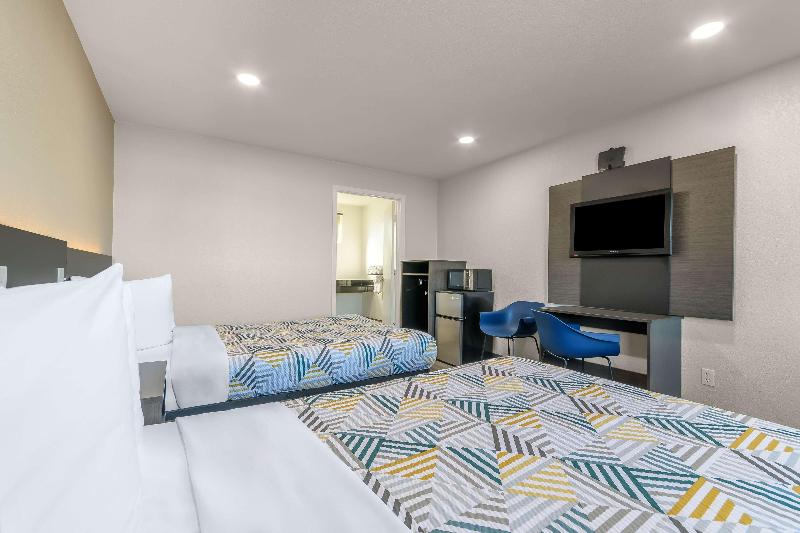 Motel 6 Willows image