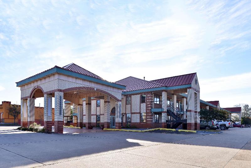 Quality Inn & Suites New Boston - Texarkana West image