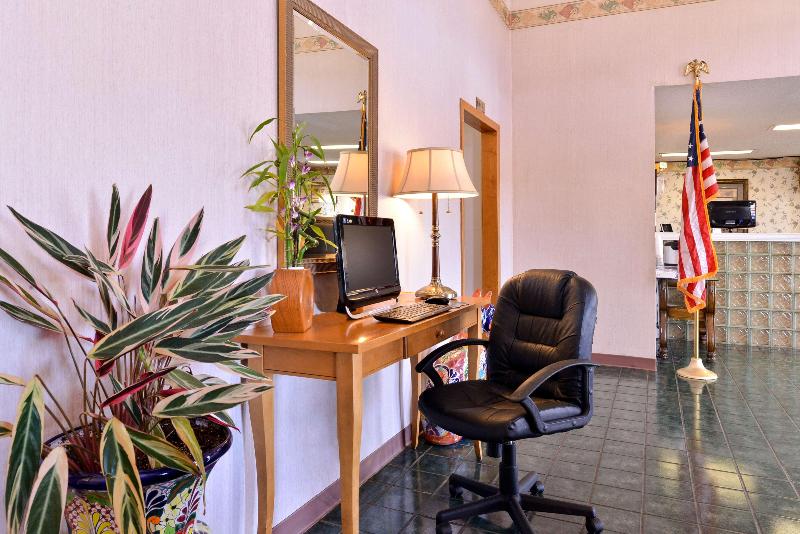 Quality Inn & Suites New Boston - Texarkana West image