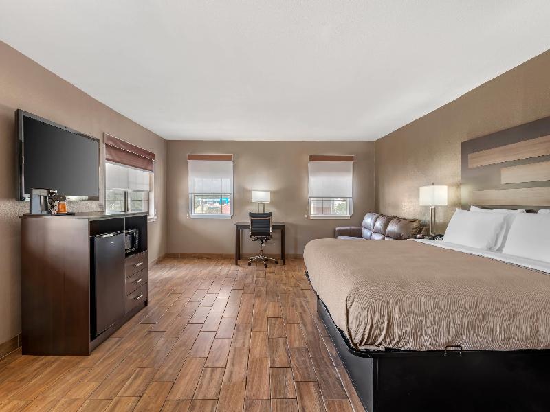 Quality Inn & Suites New Boston - Texarkana West image