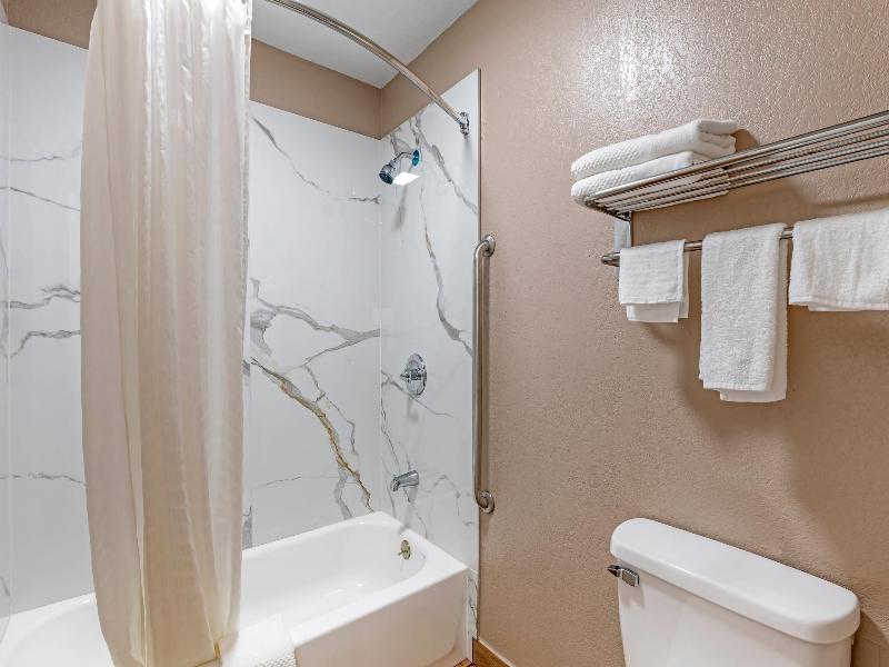 Quality Inn & Suites New Boston - Texarkana West image