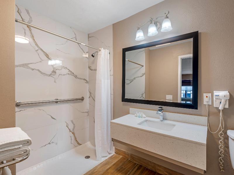 Quality Inn & Suites New Boston - Texarkana West image