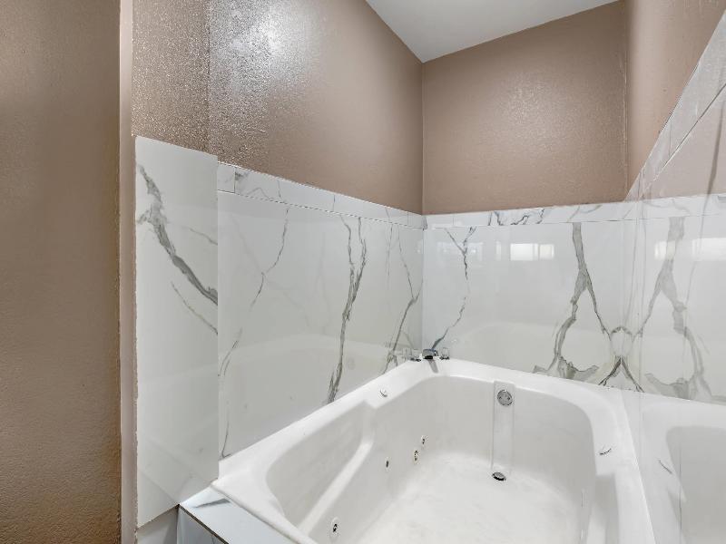 Quality Inn & Suites New Boston - Texarkana West image