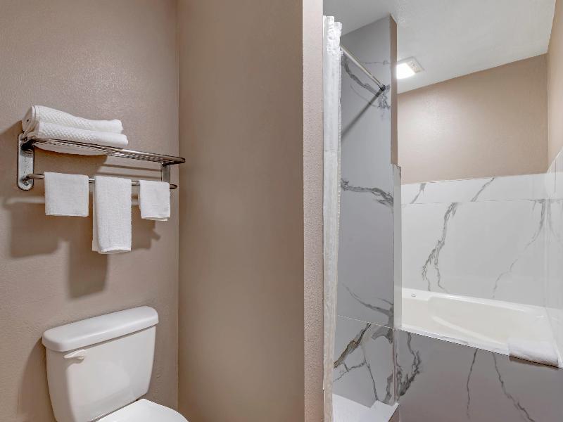 Quality Inn & Suites New Boston - Texarkana West image