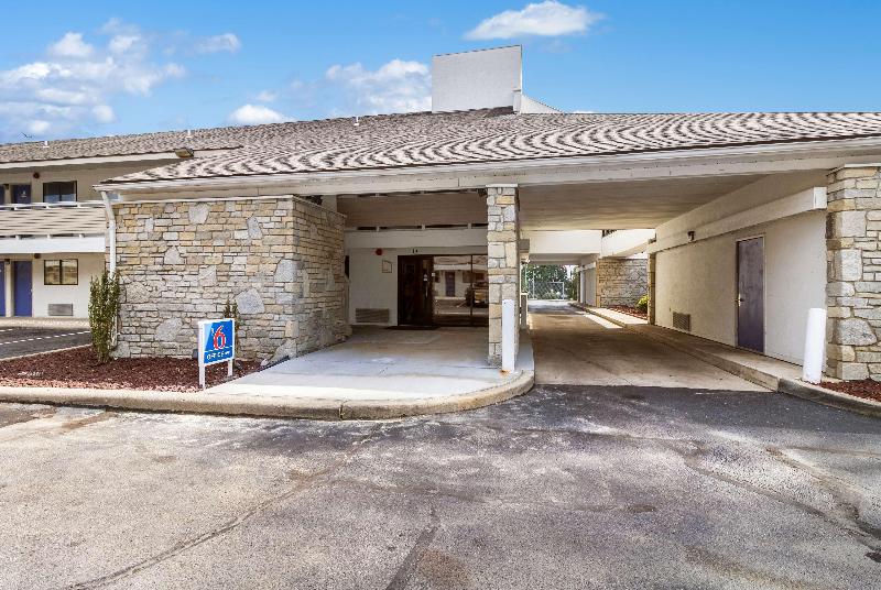 Motel 6 Dayton Englewood — general view