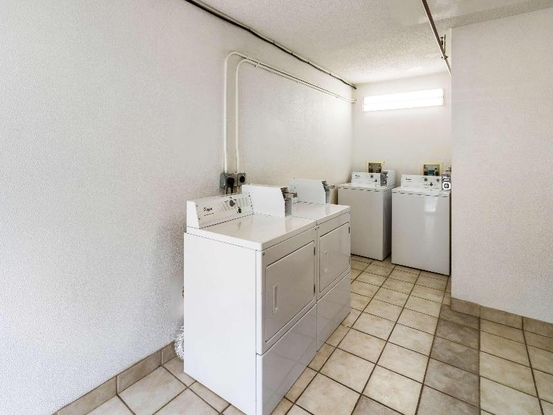 Motel 6 Dayton Englewood — general view