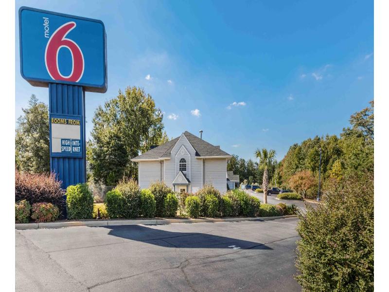 Motel 6 Simpsonville, Sc - Greenville image