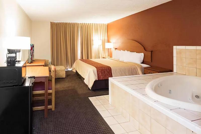 Days Inn by Wyndham Williamsport image