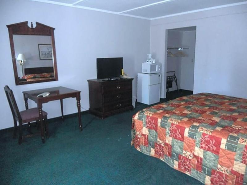Rapids Inn and Suites image 2