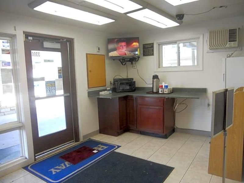 Rapids Inn and Suites image 4