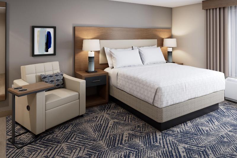STUDIO QUEEN SIZE BED