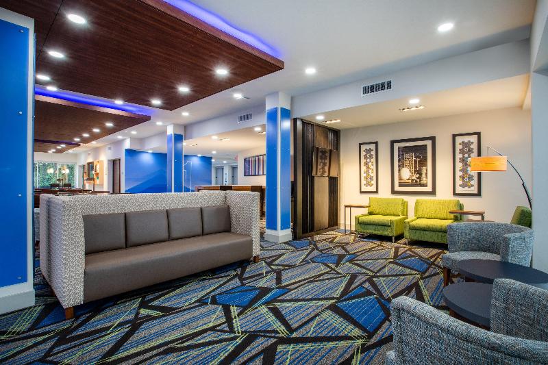 Holiday Inn Express & Suites Deland South image