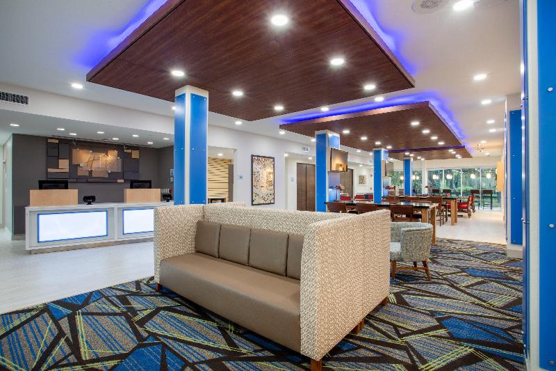 Holiday Inn Express & Suites Deland South image