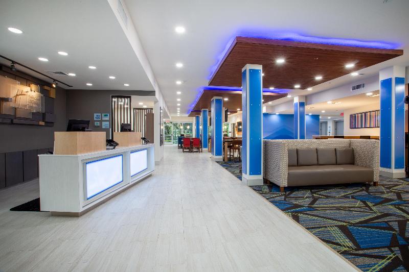 Holiday Inn Express & Suites Deland South image