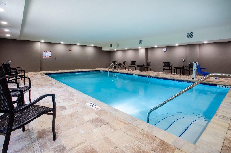 Holiday Inn Express & Suites Deland South image