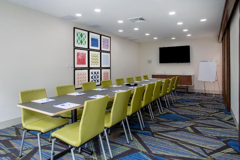 Holiday Inn Express & Suites Deland South image