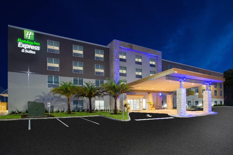 Holiday Inn Express & Suites Deland South image