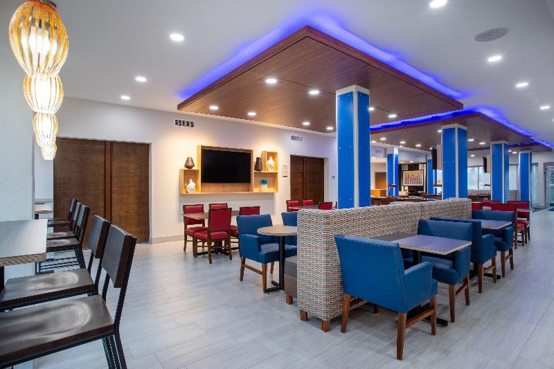 Holiday Inn Express & Suites Deland South image
