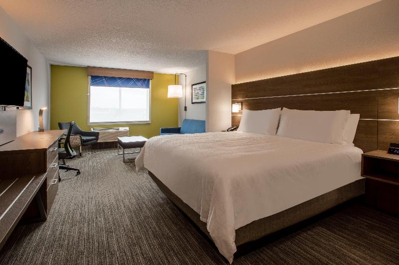 Holiday Inn Express & Suites Deland South image