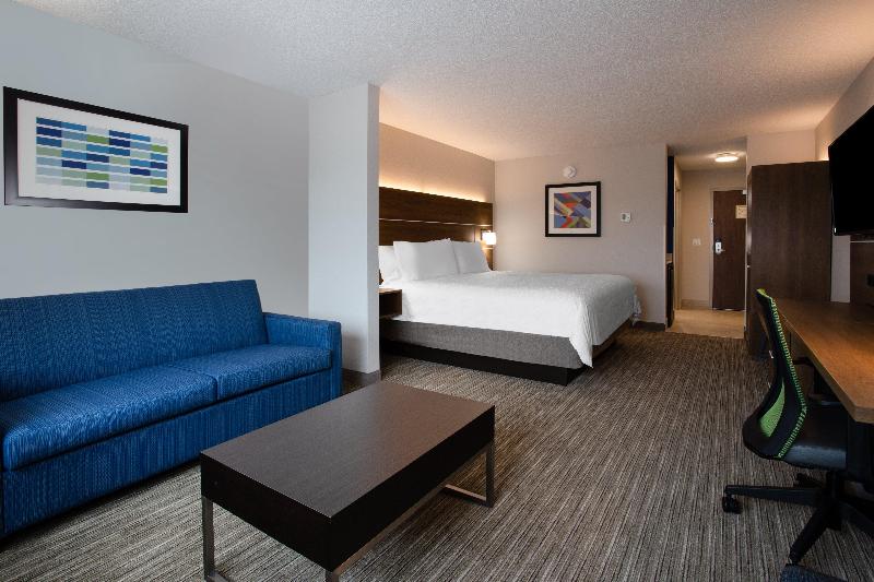 Holiday Inn Express & Suites Deland South image