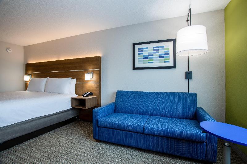 Holiday Inn Express & Suites Deland South image