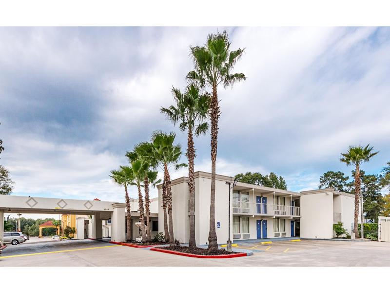 Motel 6 Cleveland, TX GA image