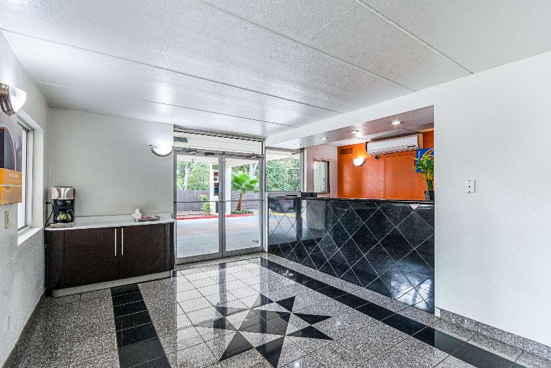 Motel 6 Cleveland Tx image