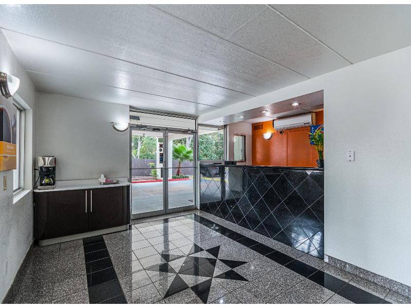 Motel 6 Cleveland, TX GA image
