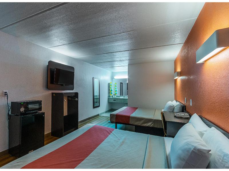 Motel 6 Cleveland, TX GA image