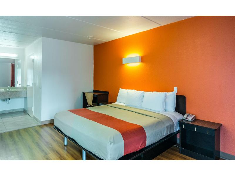 Motel 6 Cleveland, TX GA image