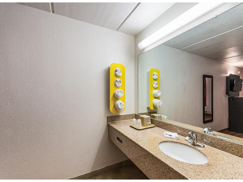 Motel 6 Cleveland, TX GA image